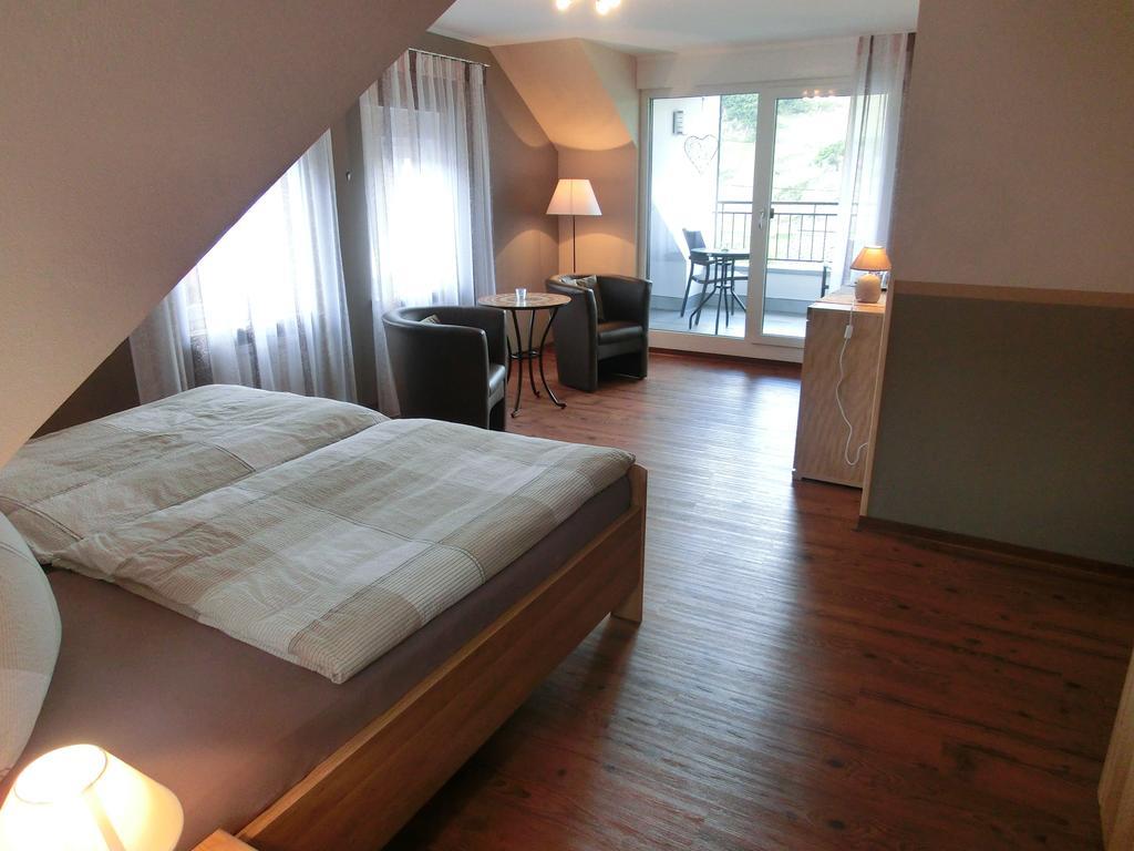 Ferienweingut Hirschen Schulstrasse Bed and Breakfast Burg  Værelse billede