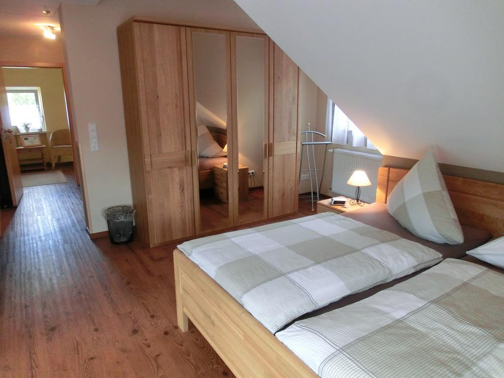 Ferienweingut Hirschen Schulstrasse Bed and Breakfast Burg  Værelse billede