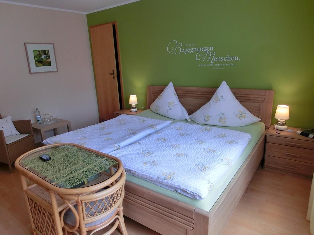Ferienweingut Hirschen Schulstrasse Bed and Breakfast Burg  Værelse billede