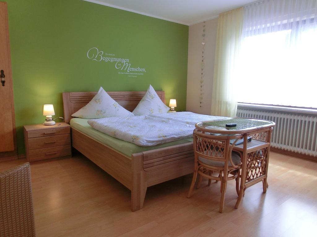 Ferienweingut Hirschen Schulstrasse Bed and Breakfast Burg  Værelse billede