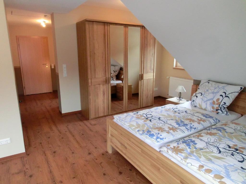 Ferienweingut Hirschen Schulstrasse Bed and Breakfast Burg  Værelse billede